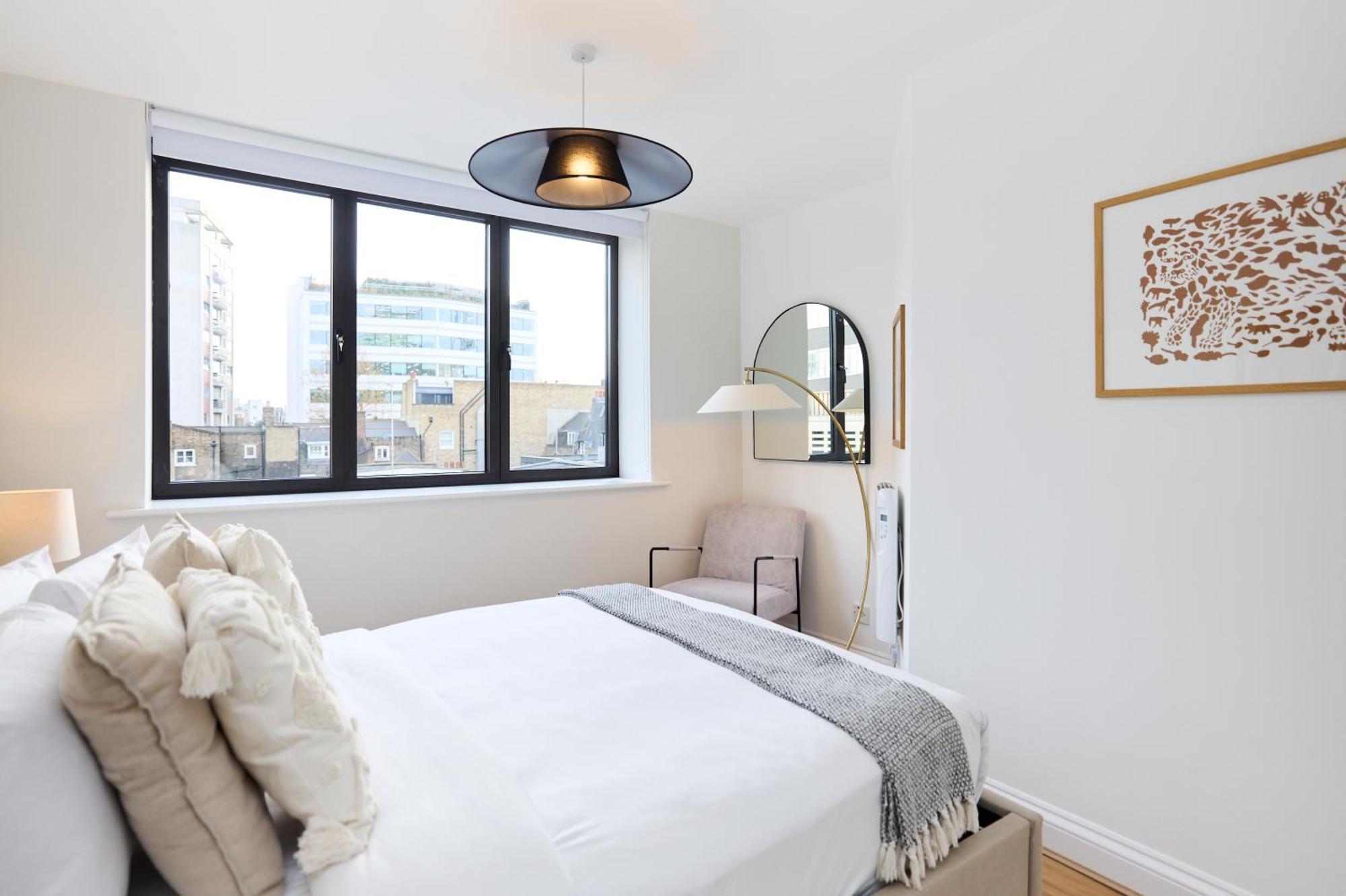 Апартаменты The Goodge Street Place - Bright 2Bdr Flat Лондон Экстерьер фото