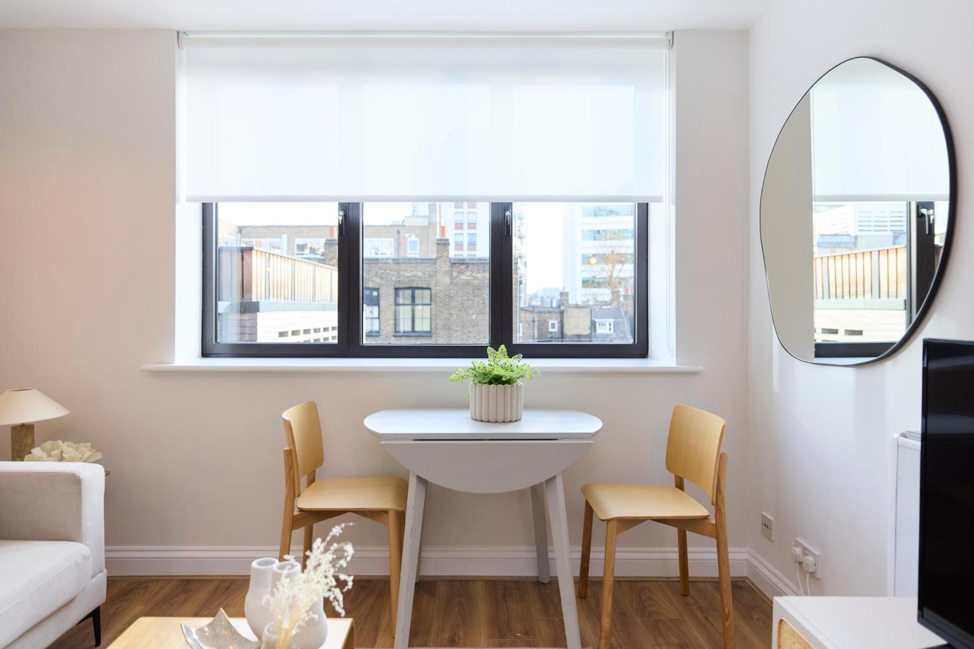 Апартаменты The Goodge Street Place - Bright 2Bdr Flat Лондон Экстерьер фото